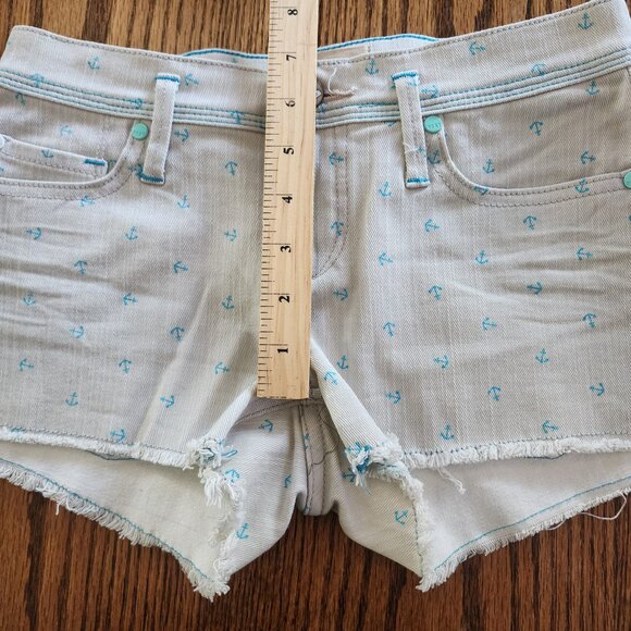 Roxy Grey Blue Anchor Jean Shorts Size 0 /24 Low Rise Raw Hem y2k - Picture 7 of 8